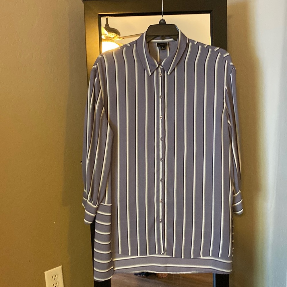 Versatile hi-low blouse